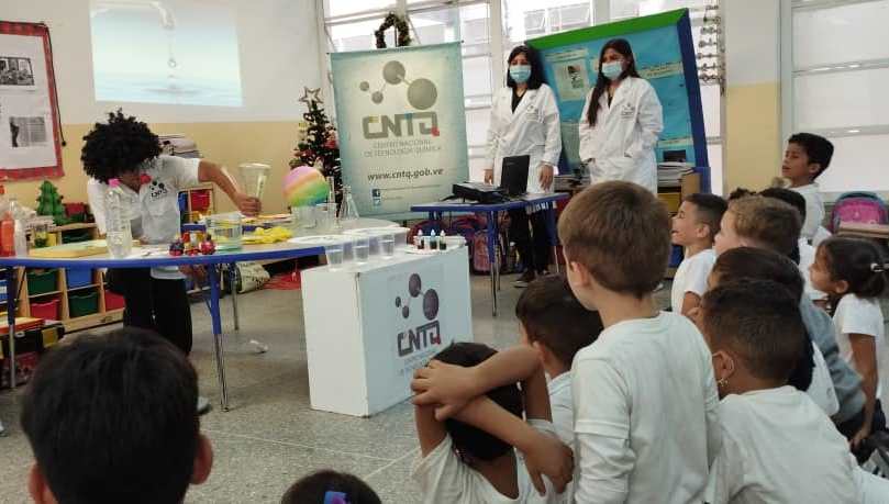 Centro Nacional de Tecnología Química llevó ciencia divertida a niños de la Unidad Educativa Francisco de Miranda