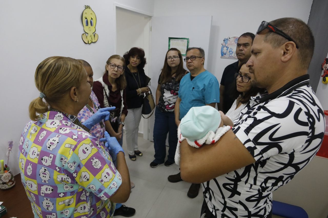 Profesionales de salud de la Maternidad Concepción Palacios reciben inducción en pesquisa neonatal
